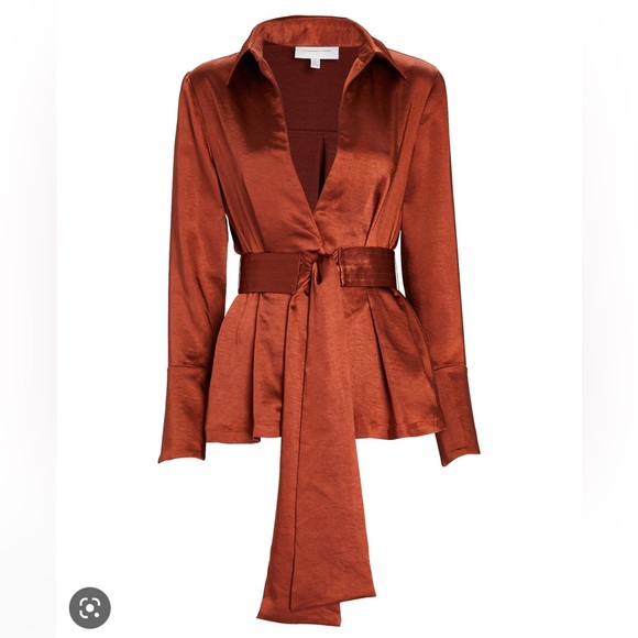 Never worn top - Picture 2 of 5